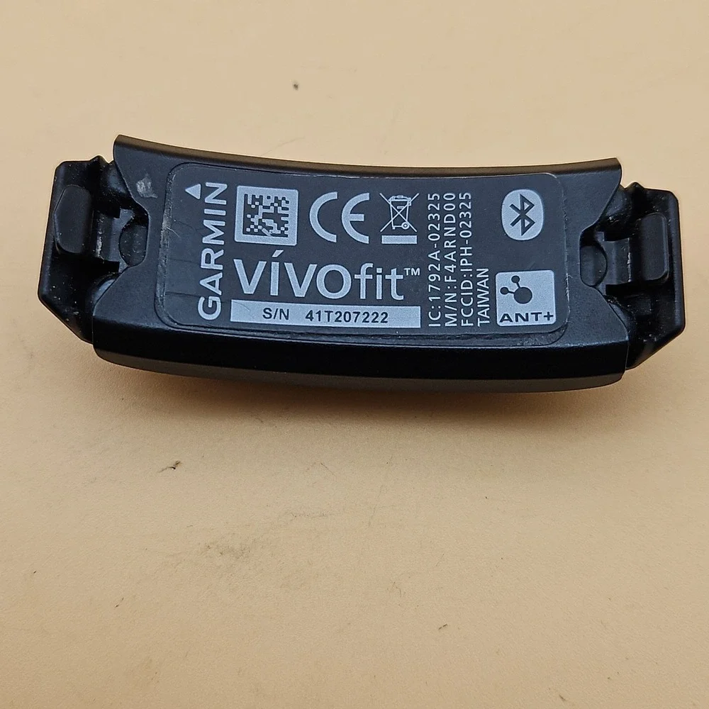 Garmin VivoFit Fitness Activity Tracker With Band F4ARND00